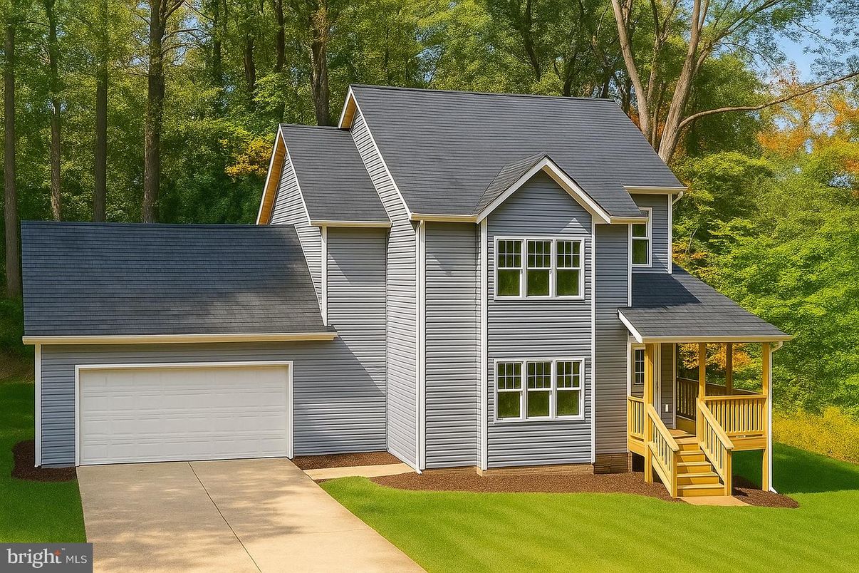 Attached, Exterior, Facade, Cape Cod