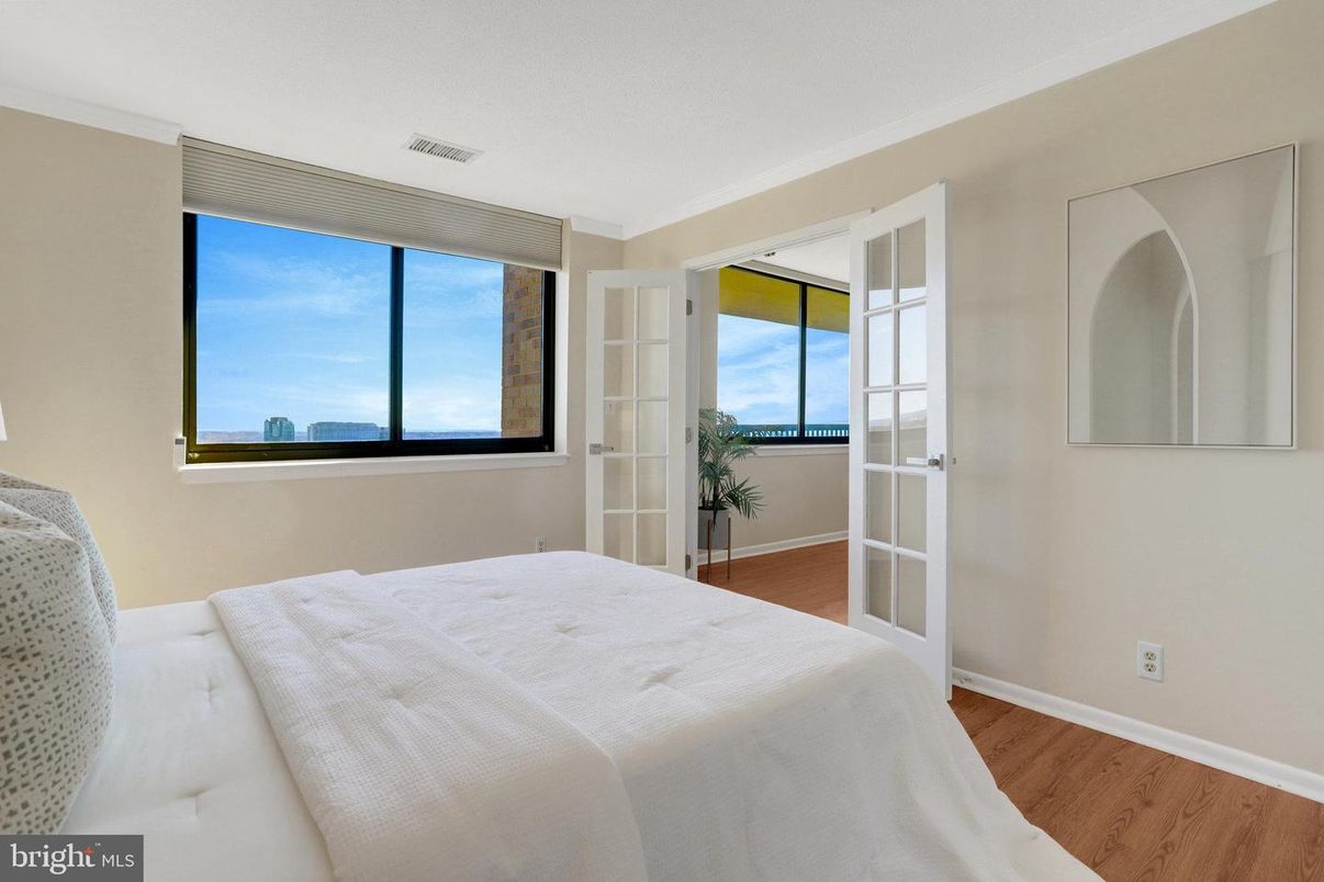 Bedroom, Interior, Water, Wood Texture Flooring