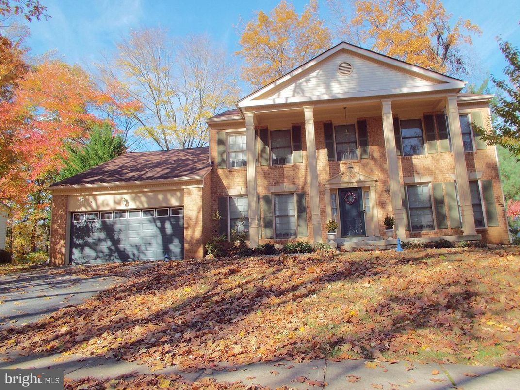 Attached, Exterior, Facade, Brick Facade, Georgian