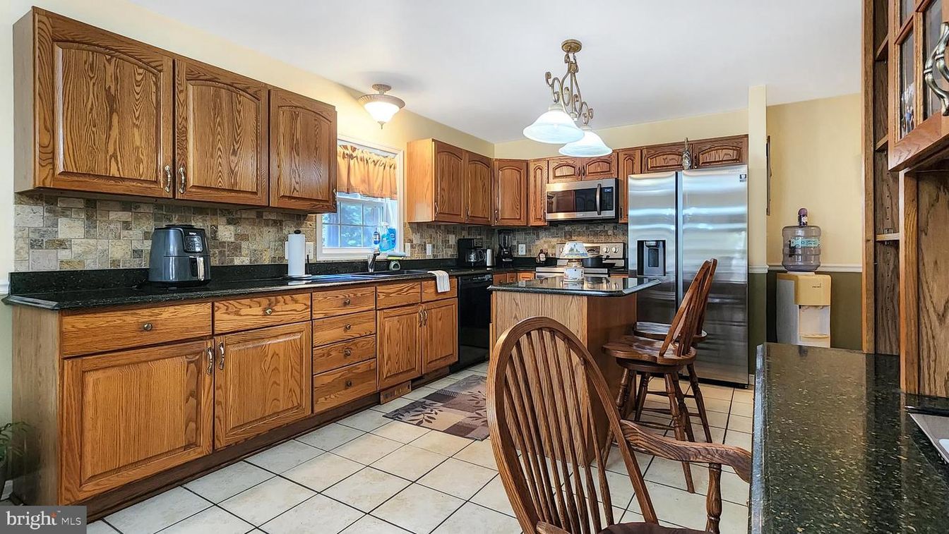 Dining room, Interior, Kitchen, Stainless Steel Appliances