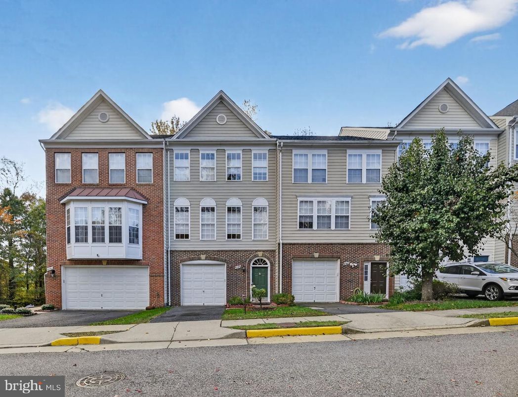 Attached, Exterior, Facade, Brick Facade, Rowhouse