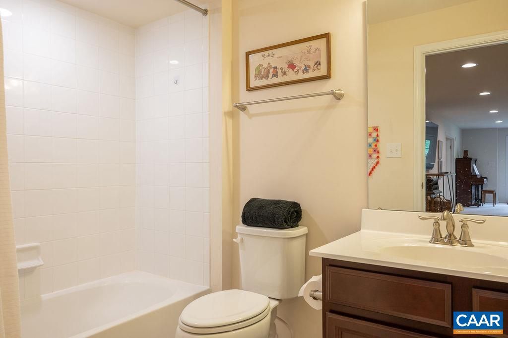 Bathroom, Interior, Recessed Lighting