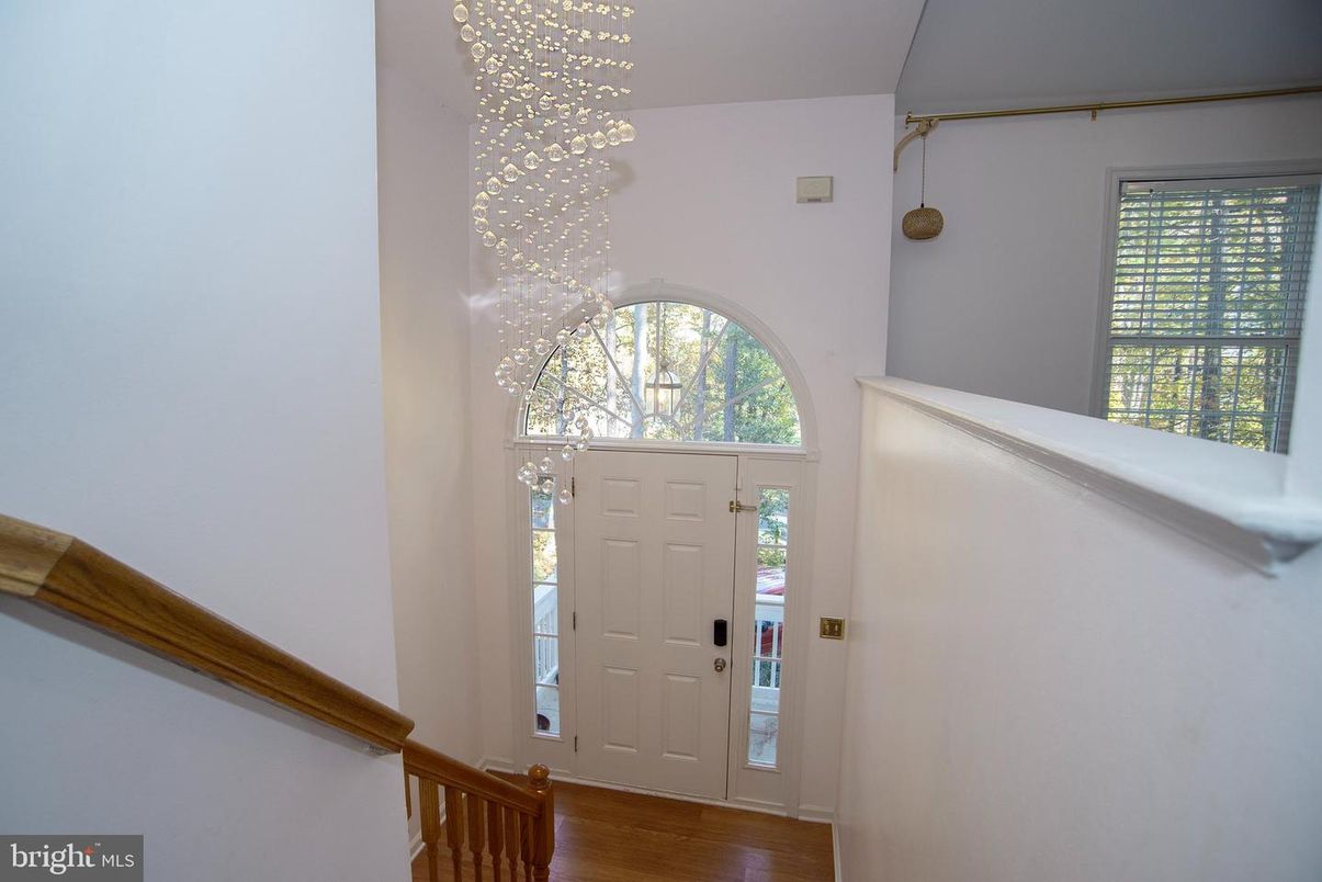Interior, Pendant Lights, Wood Texture Flooring