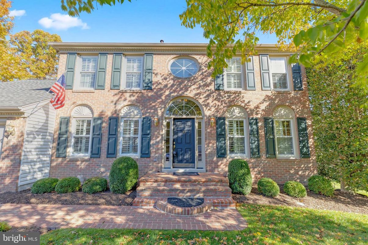 Exterior, Facade, Brick Facade, Georgian