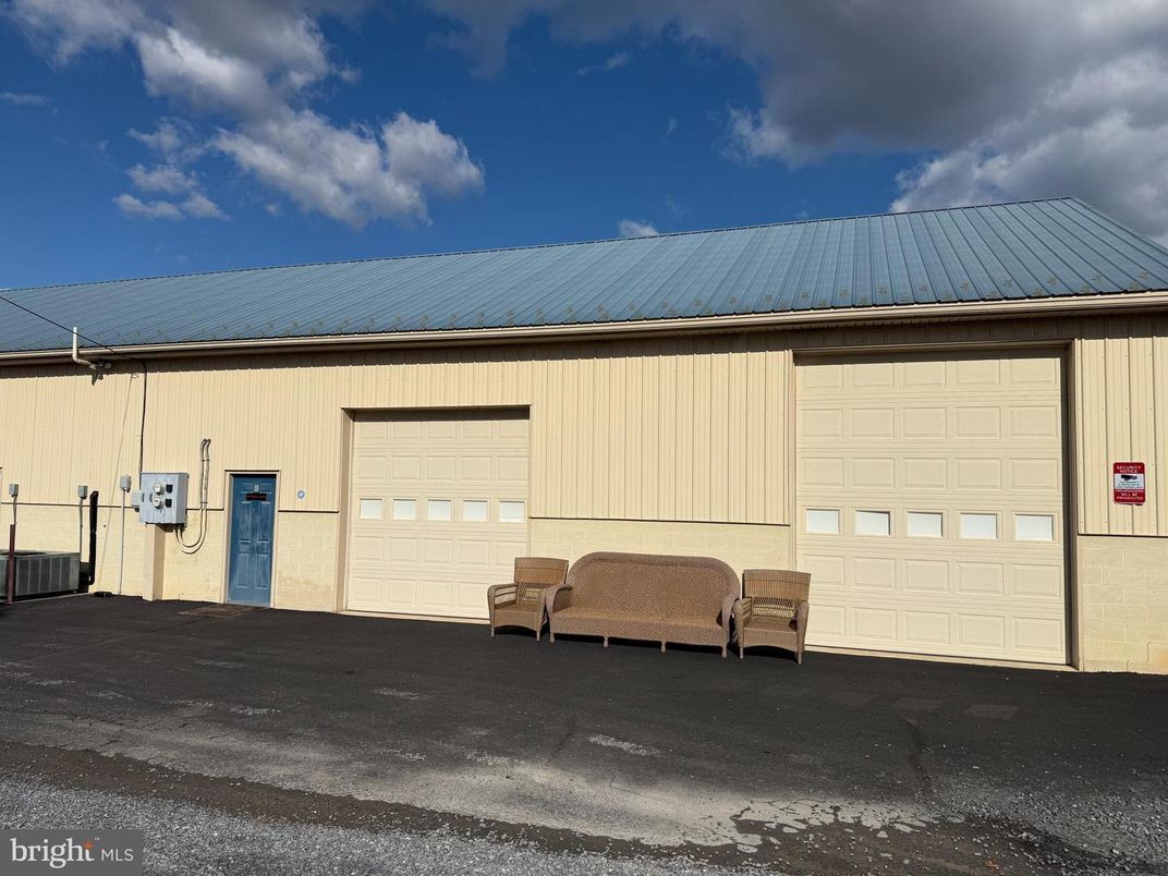 Detached Garage, Exterior