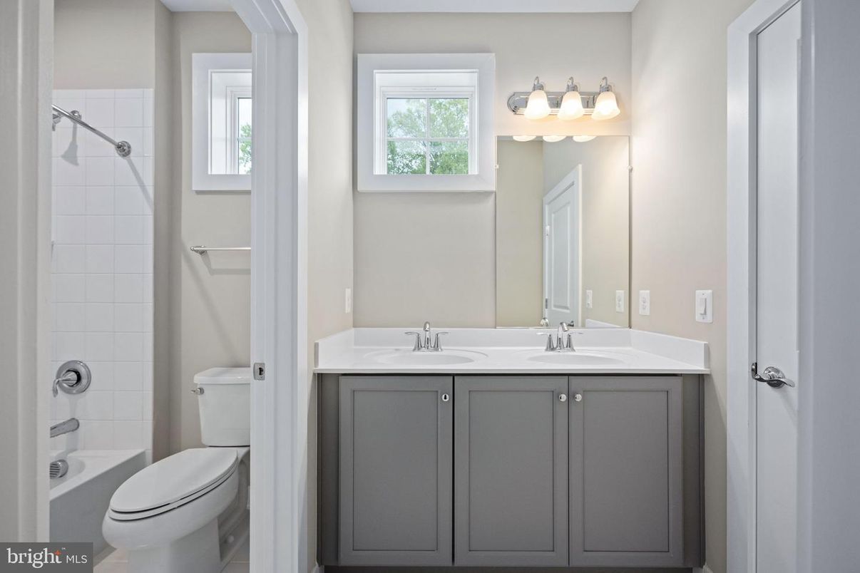 Bathroom, Dual Sink Vanities, Interior