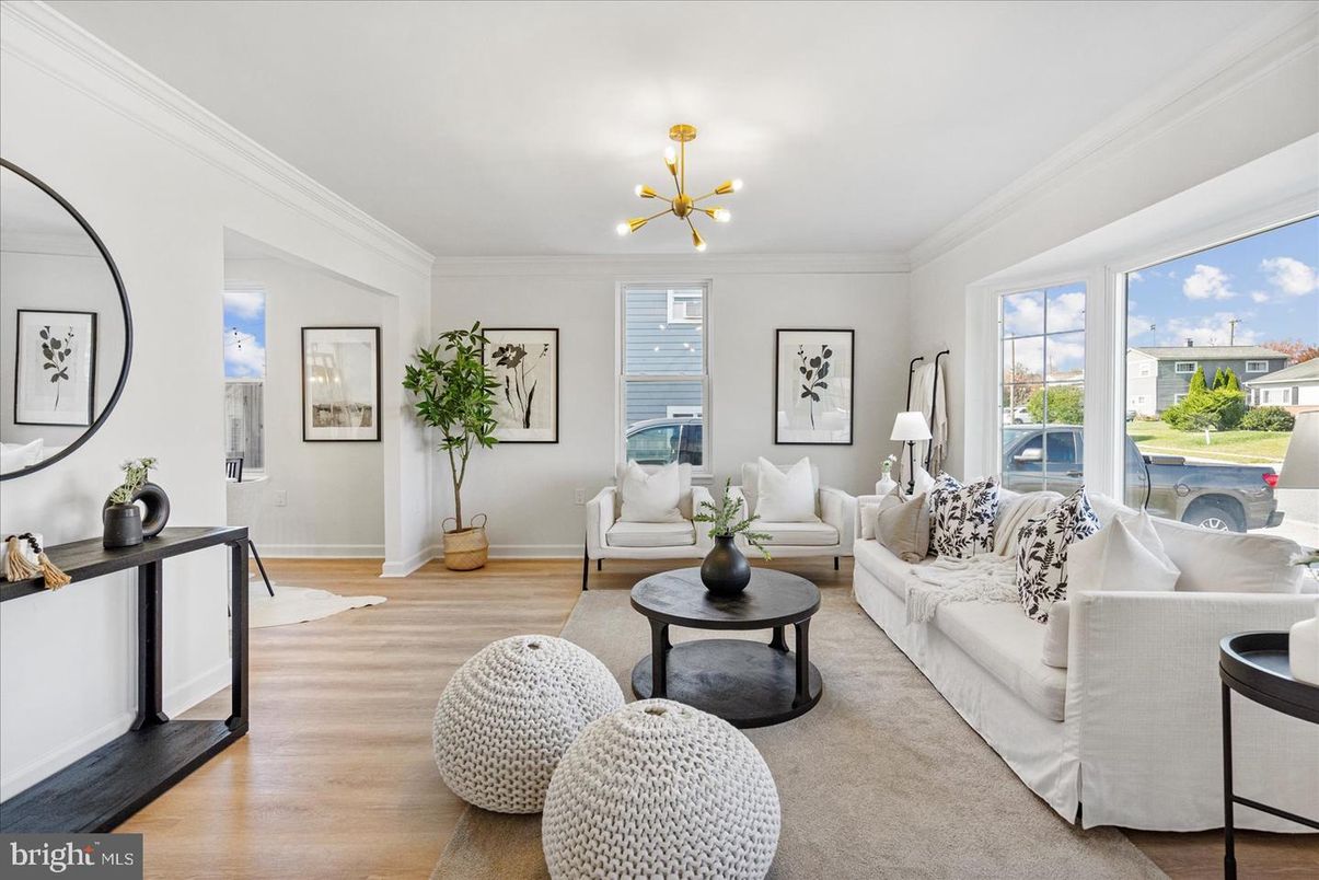 Interior, Living room, Pendant Lights, Wood Texture Flooring