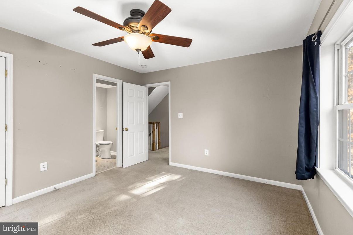 Bathroom, Empty room, Interior