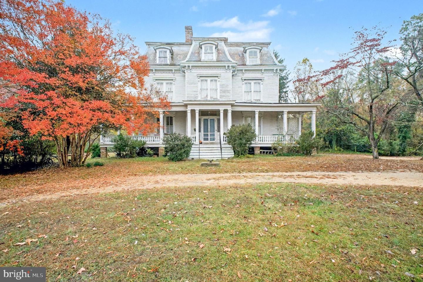 Exterior, Facade, Queen Anne Victorian