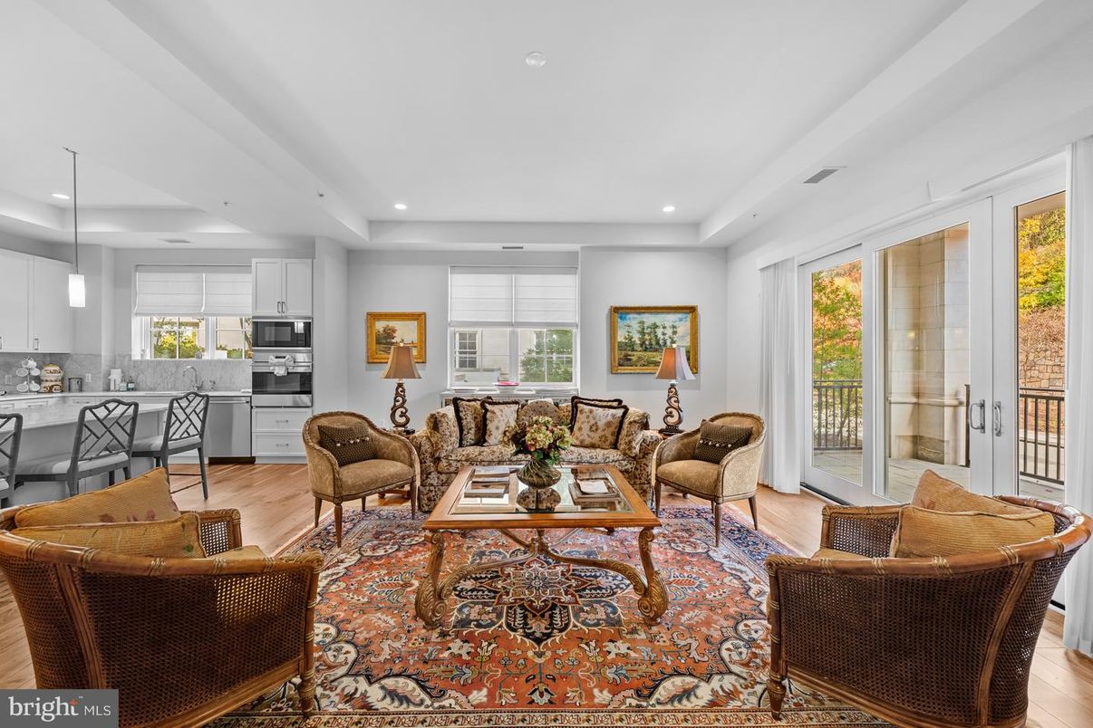 Dining room, Interior, Kitchen, Living room, Pendant Lights, Recessed Lighting, Stainless Steel Appliances, Wood Texture Flooring