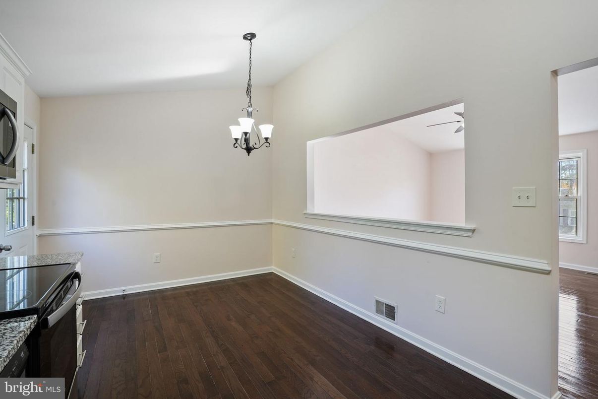Chandelier, Empty room, Interior, Pendant Lights, Wood Texture Flooring