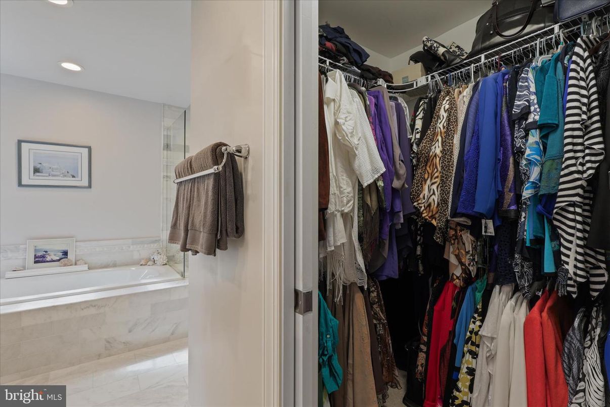 Bathroom, Interior, Recessed Lighting, Walk-in Closets