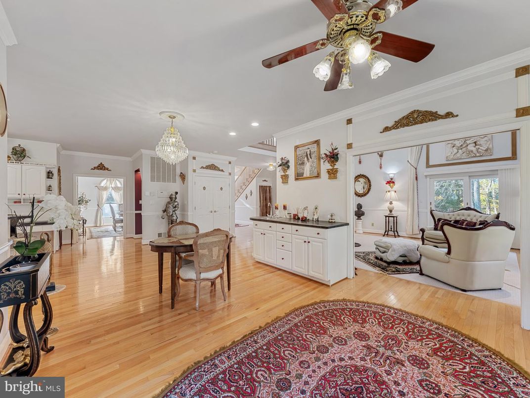 Chandelier, Dining room, Interior, Living room, Recessed Lighting, Wood Texture Flooring