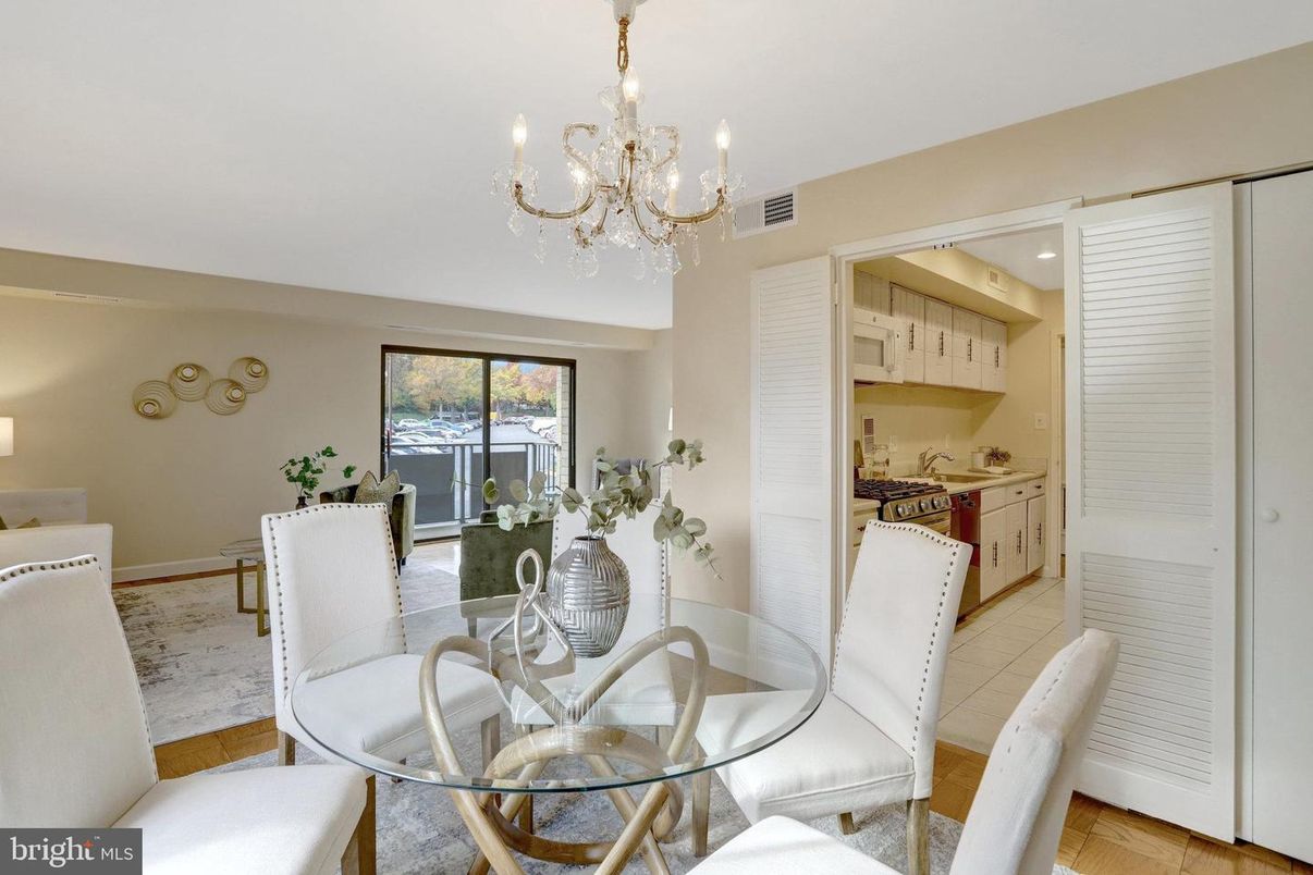 Chandelier, Dining room, Interior, Kitchen, Wood Texture Flooring