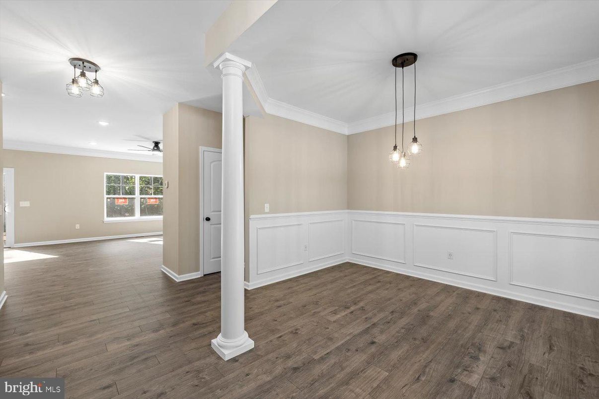 Empty room, Interior, Pendant Lights, Recessed Lighting, Wood Texture Flooring