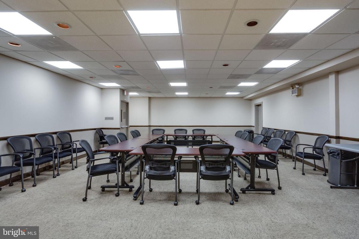 Dining room, Interior, Recessed Lighting