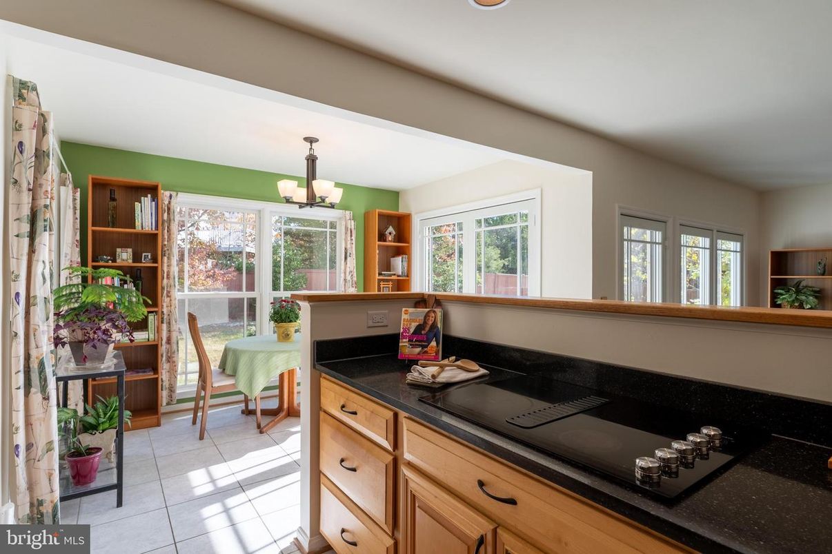 Chandelier, Dining room, Interior, Recessed Lighting
