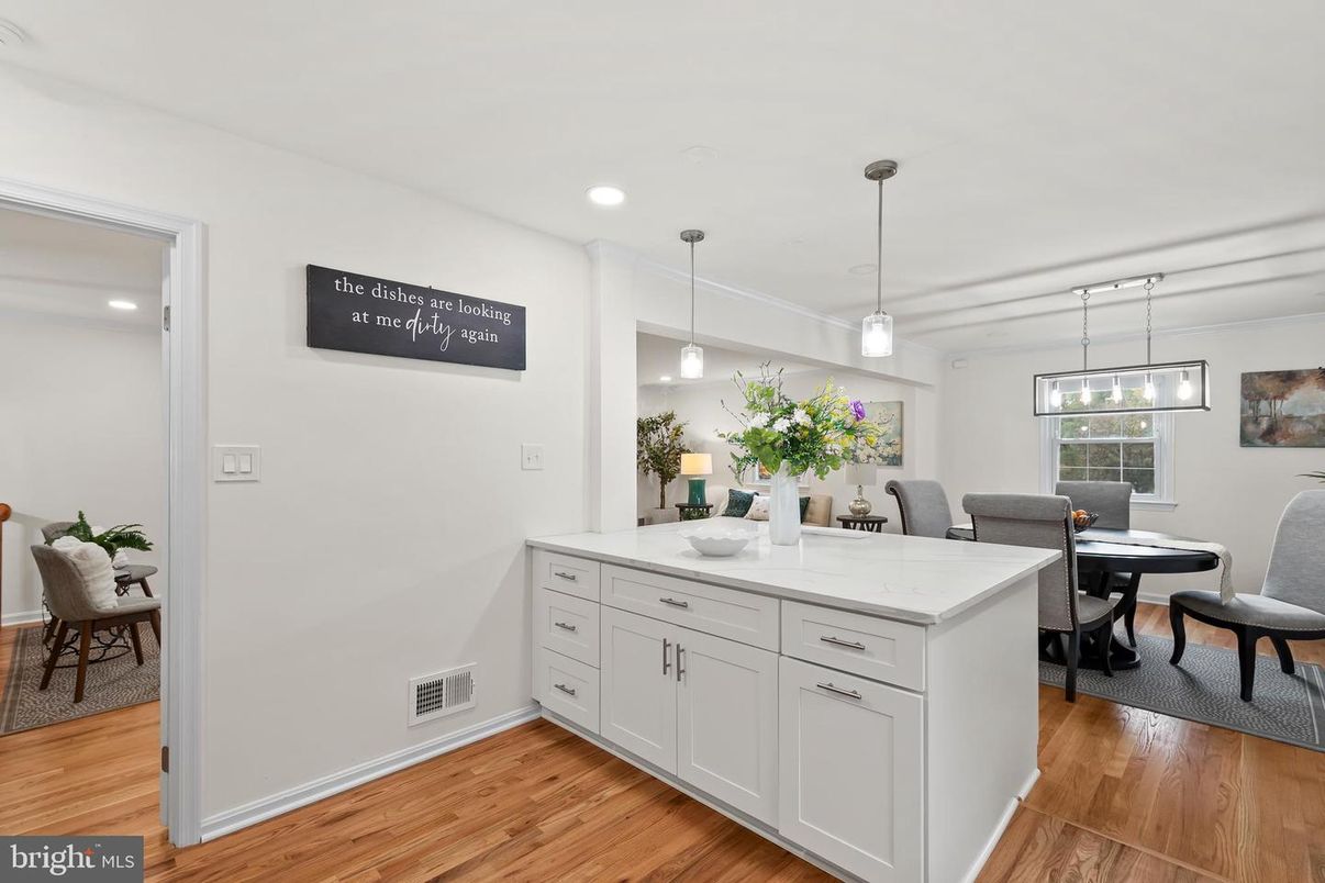 Dining room, Interior, Pendant Lights, Recessed Lighting, Wood Texture Flooring