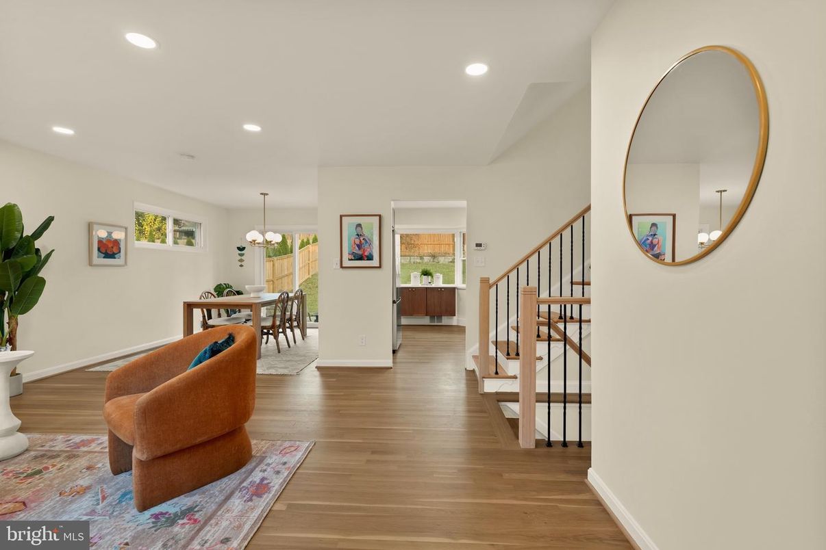 Chandelier, Dining room, Interior, Recessed Lighting, Wood Texture Flooring