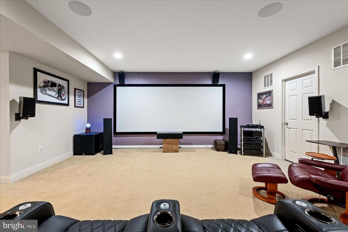 Interior, Projection Screen, Recessed Lighting, Theatre Room