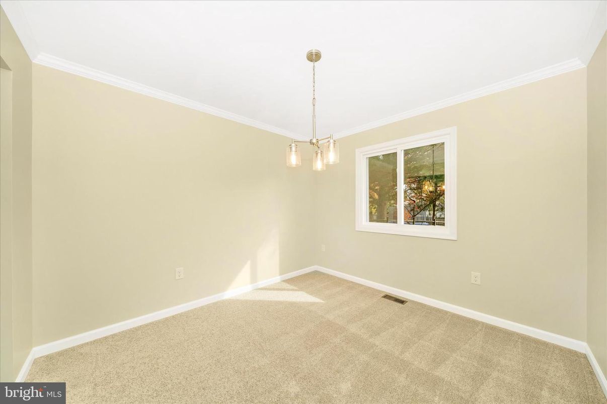 Empty room, Interior, Pendant Lights