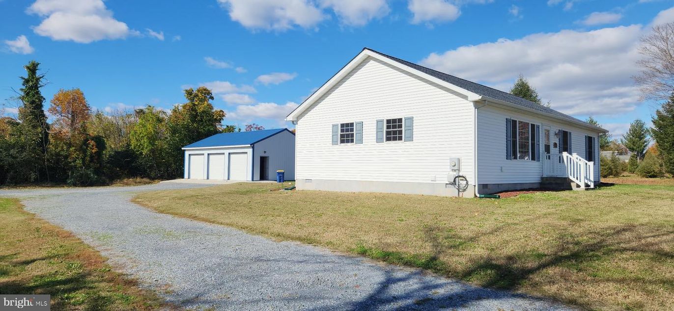 Backyard, Detached Garage, Exterior