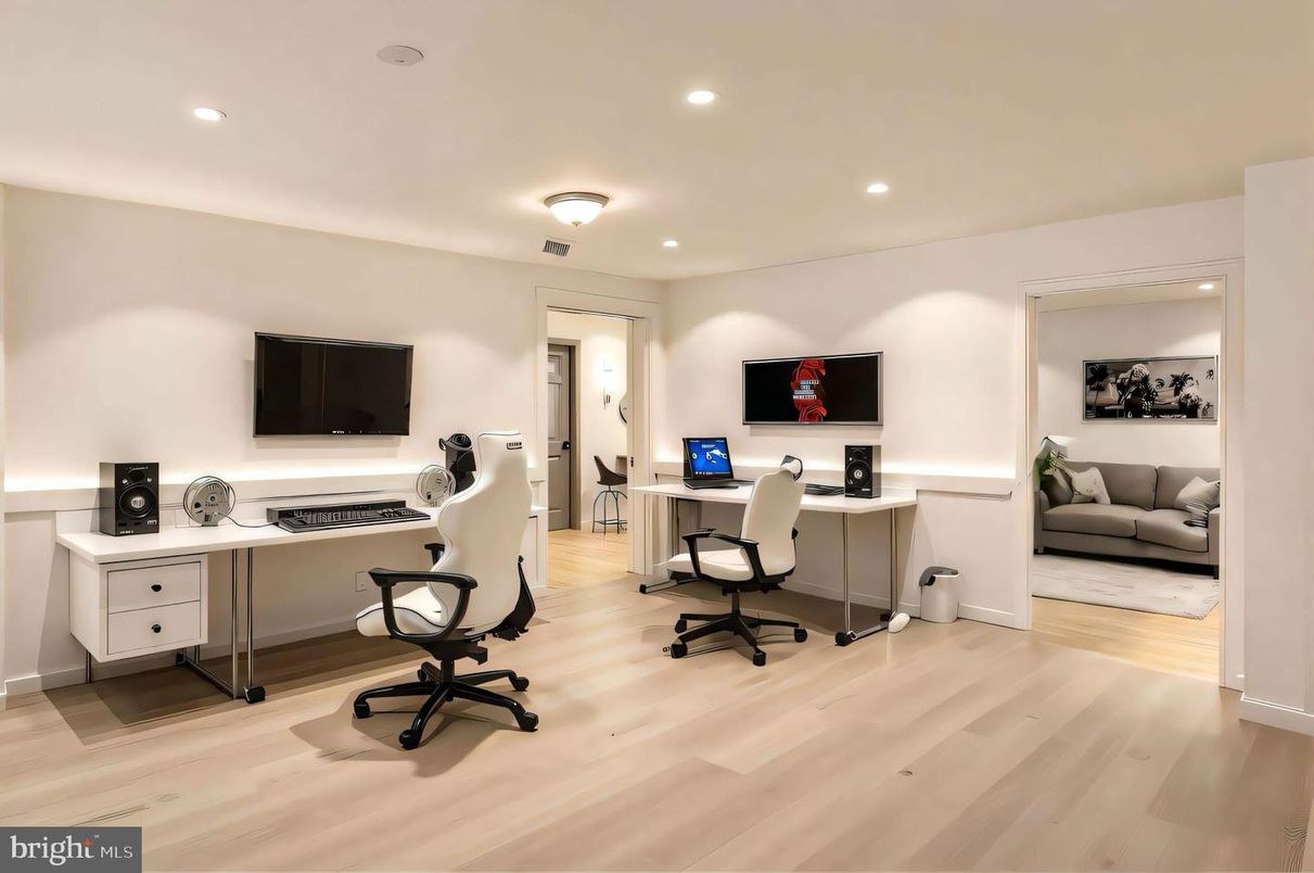 Home Office, Interior, Recessed Lighting, Wood Texture Flooring
