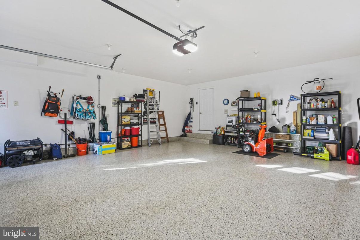 Garage, Interior