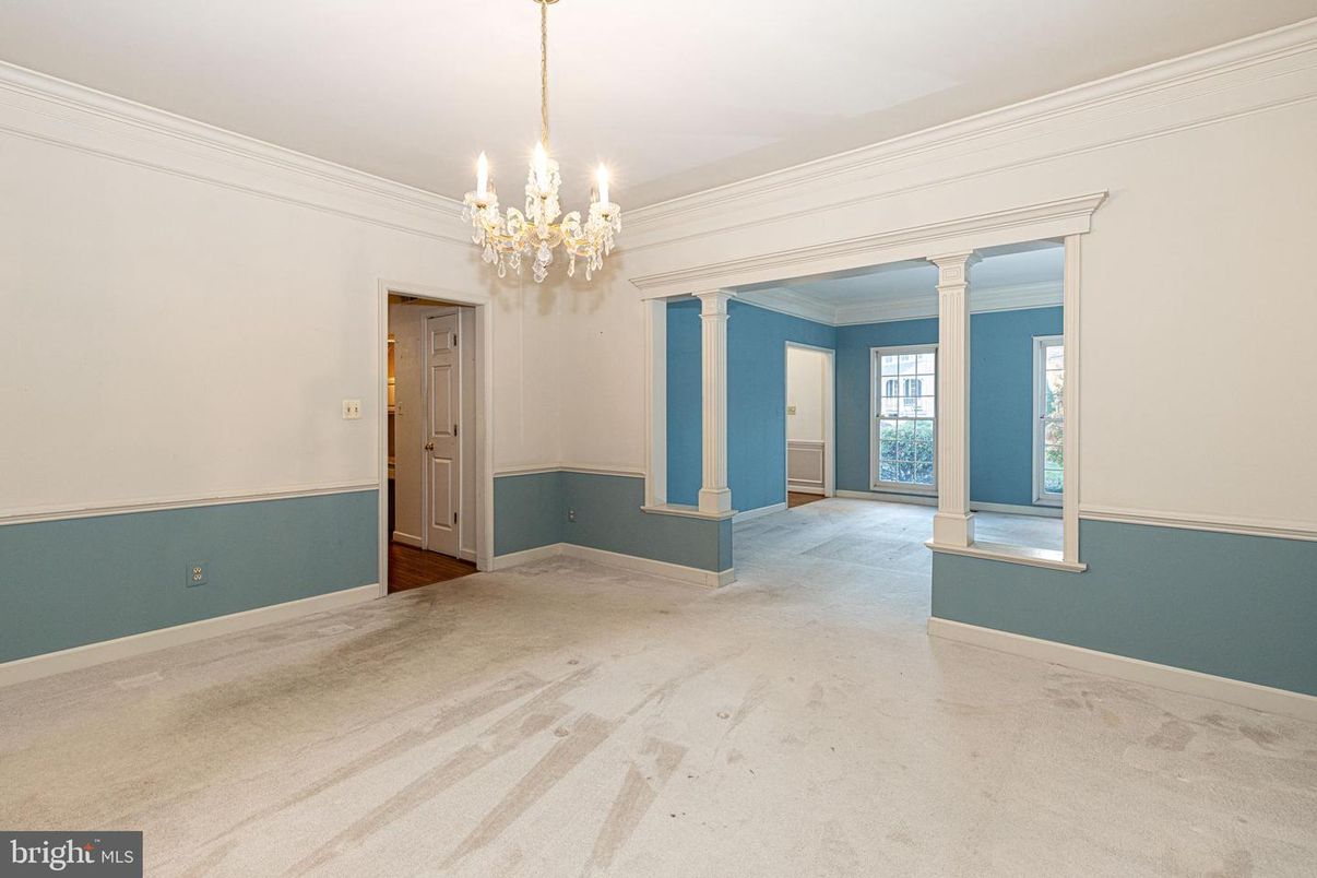 Chandelier, Empty room, Interior