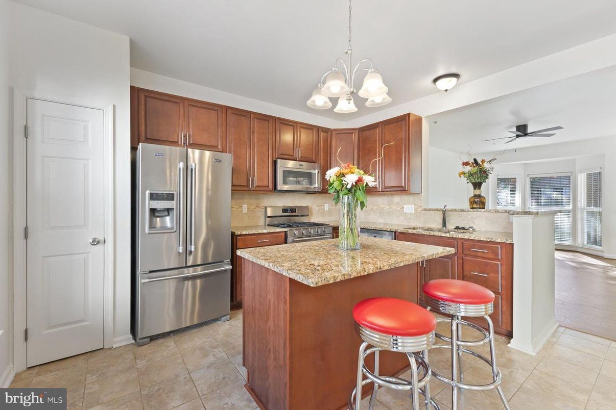 Chandelier, Interior, Kitchen, Pendant Lights, Stainless Steel Appliances