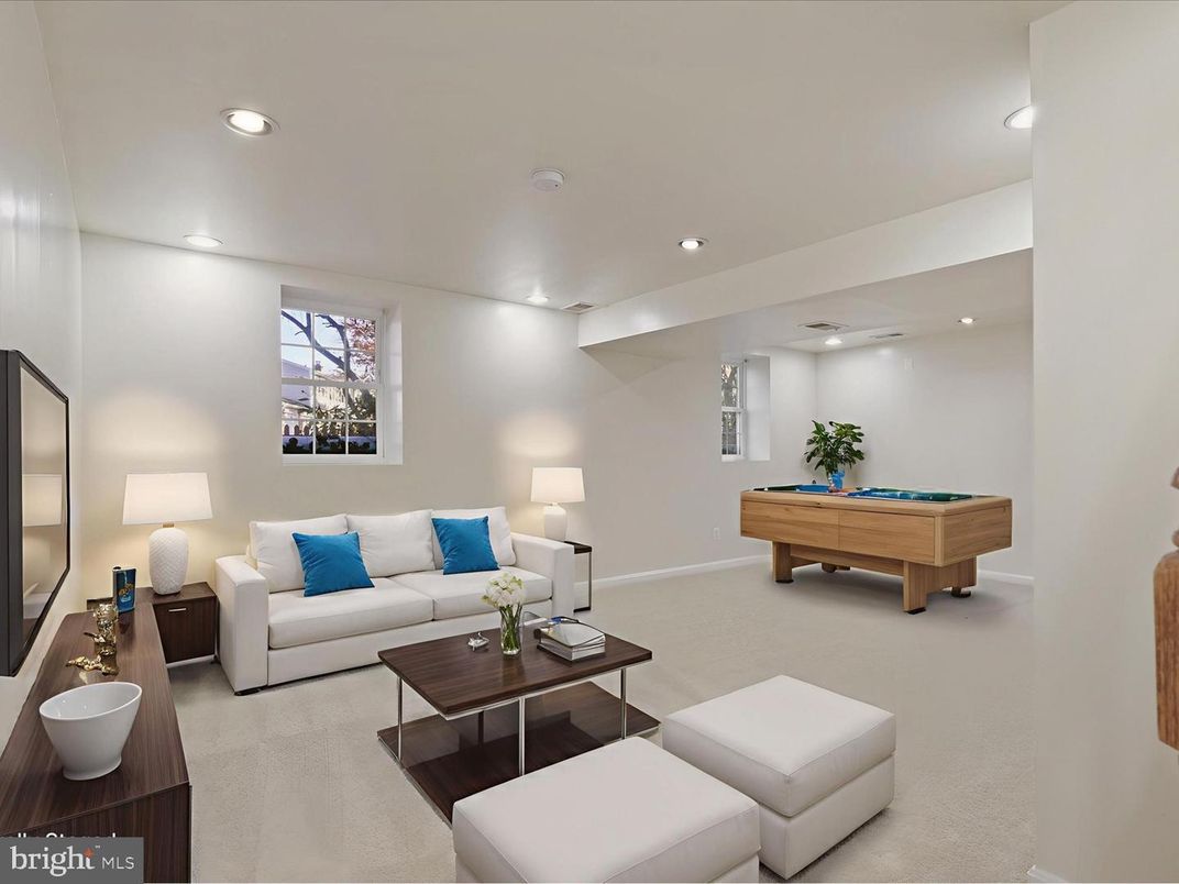 Billiard Table, Game Room, Interior, Living room, Recessed Lighting