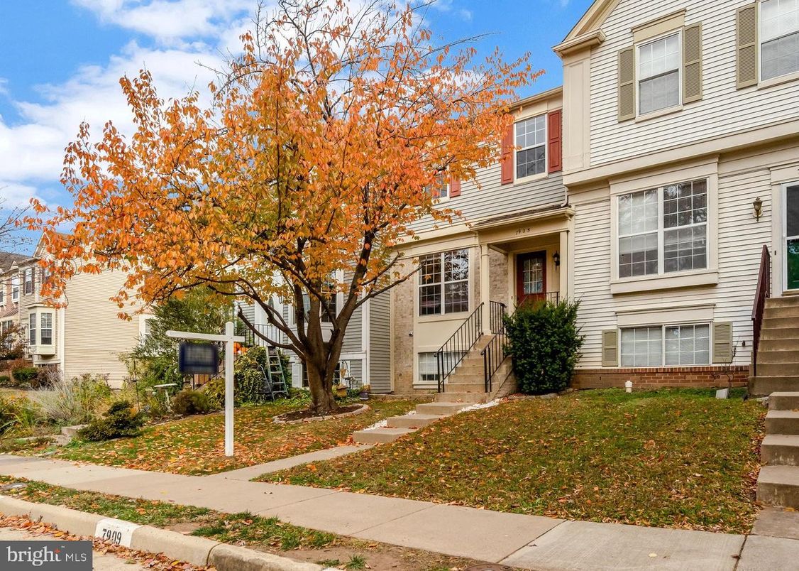 Exterior, Facade, Queen Anne Victorian