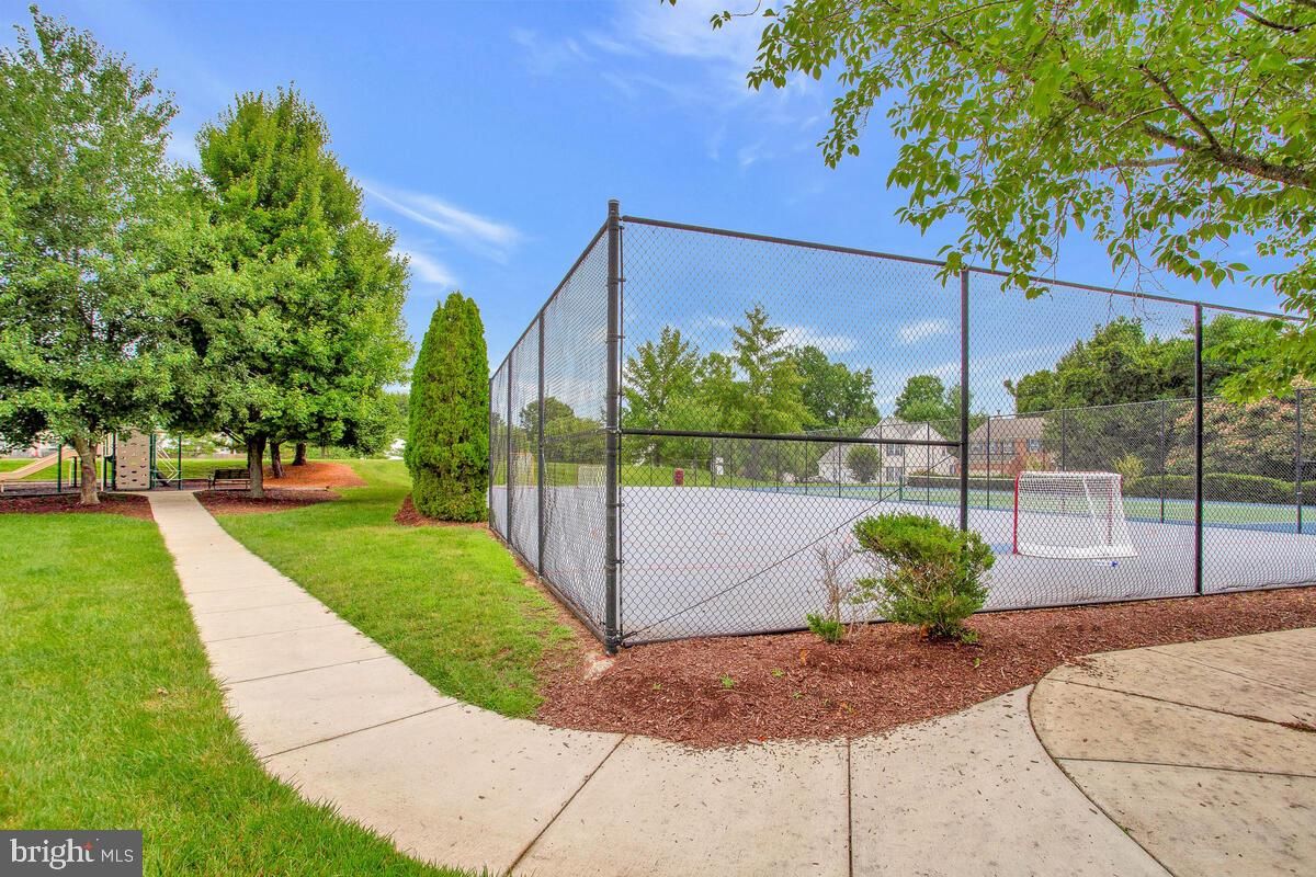 Exterior, Tennis Courts