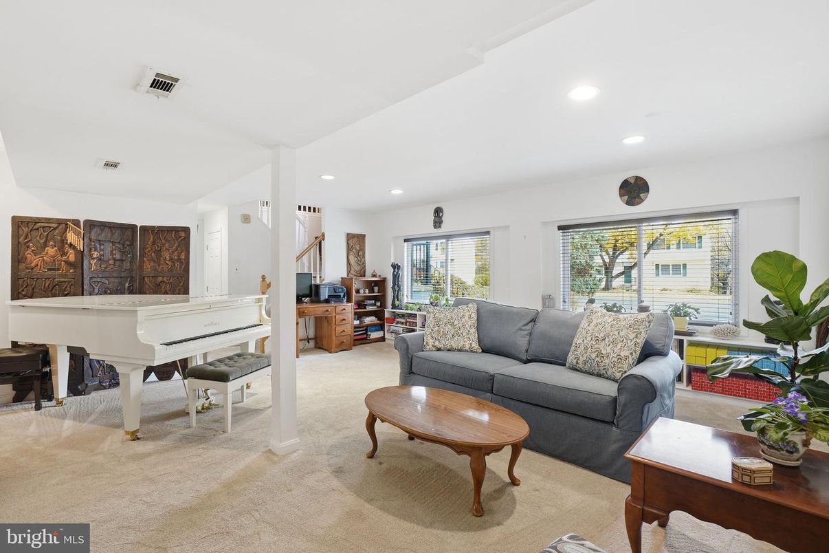 Interior, Living room, Piano, Recessed Lighting