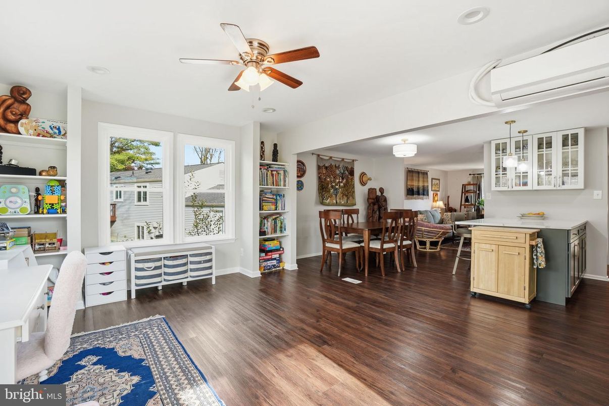 Dining room, Interior, Wood Texture Flooring