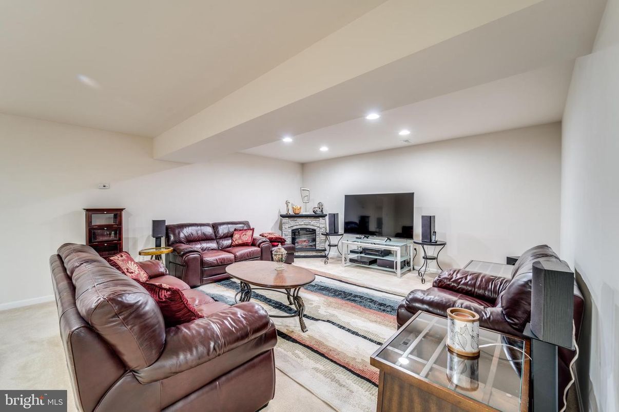 Fireplace, Interior, Living room, Recessed Lighting