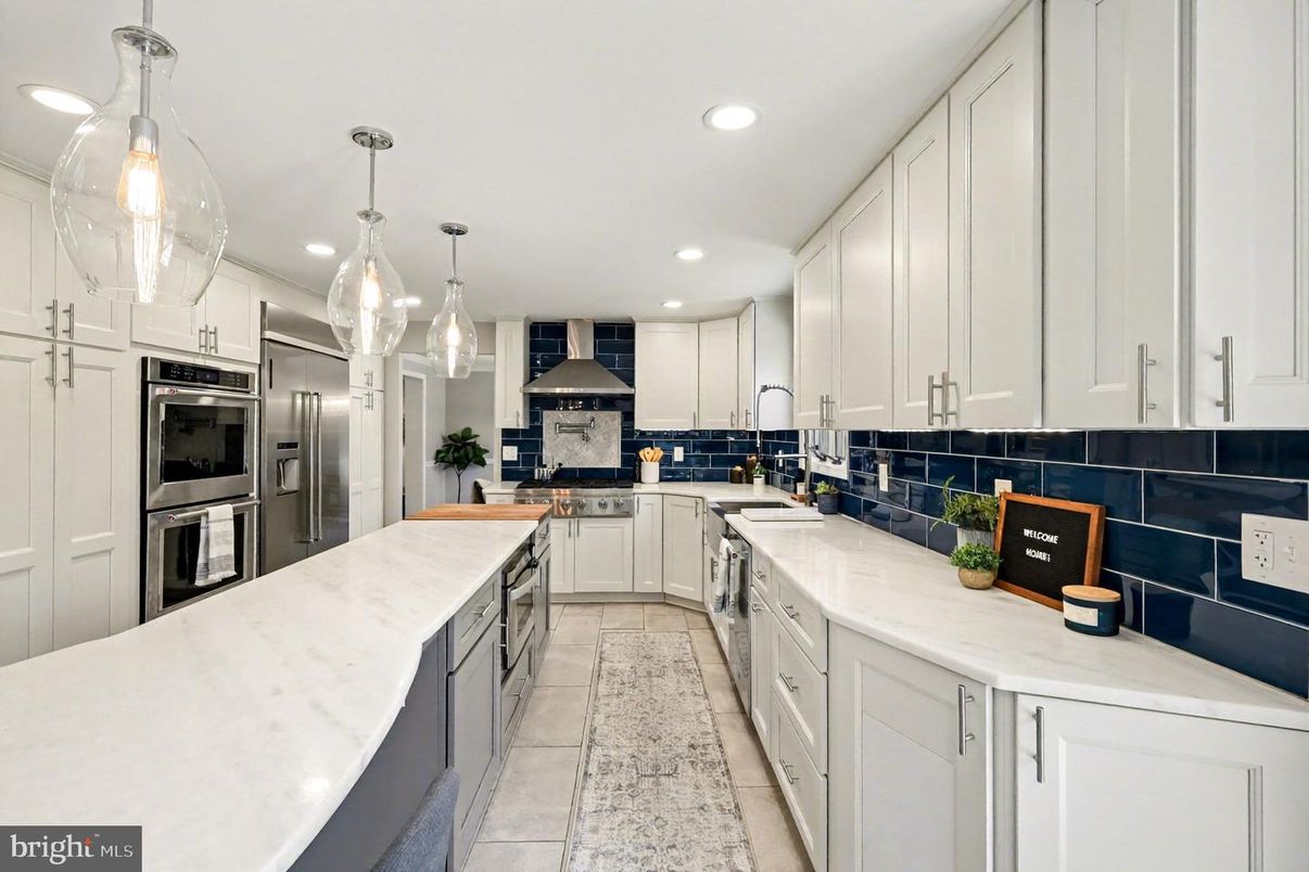 Interior, Kitchen, Pendant Lights, Recessed Lighting, Stainless Steel Appliances