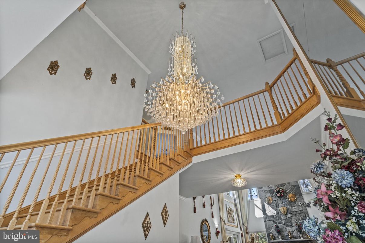 Chandelier, Interior