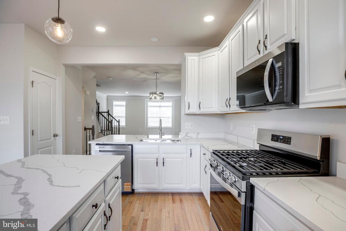 Interior, Kitchen, Pendant Lights, Recessed Lighting, Wood Texture Flooring