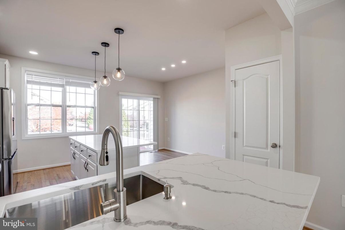 Interior, Kitchen, Pendant Lights, Recessed Lighting, Wood Texture Flooring