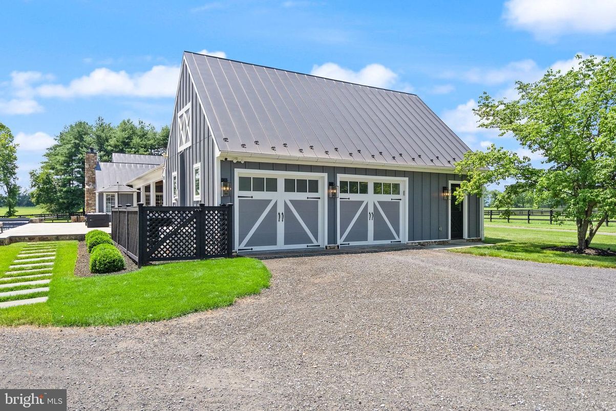 Backyard, Detached Garage, Exterior