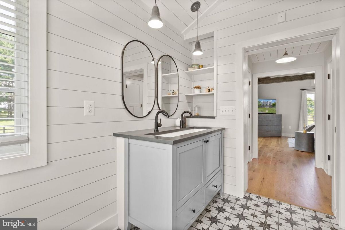 Bathroom, Interior, Pendant Lights, Wood Texture Flooring