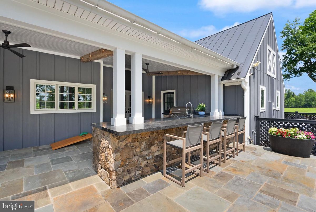 Exterior, Outdoor Kitchen