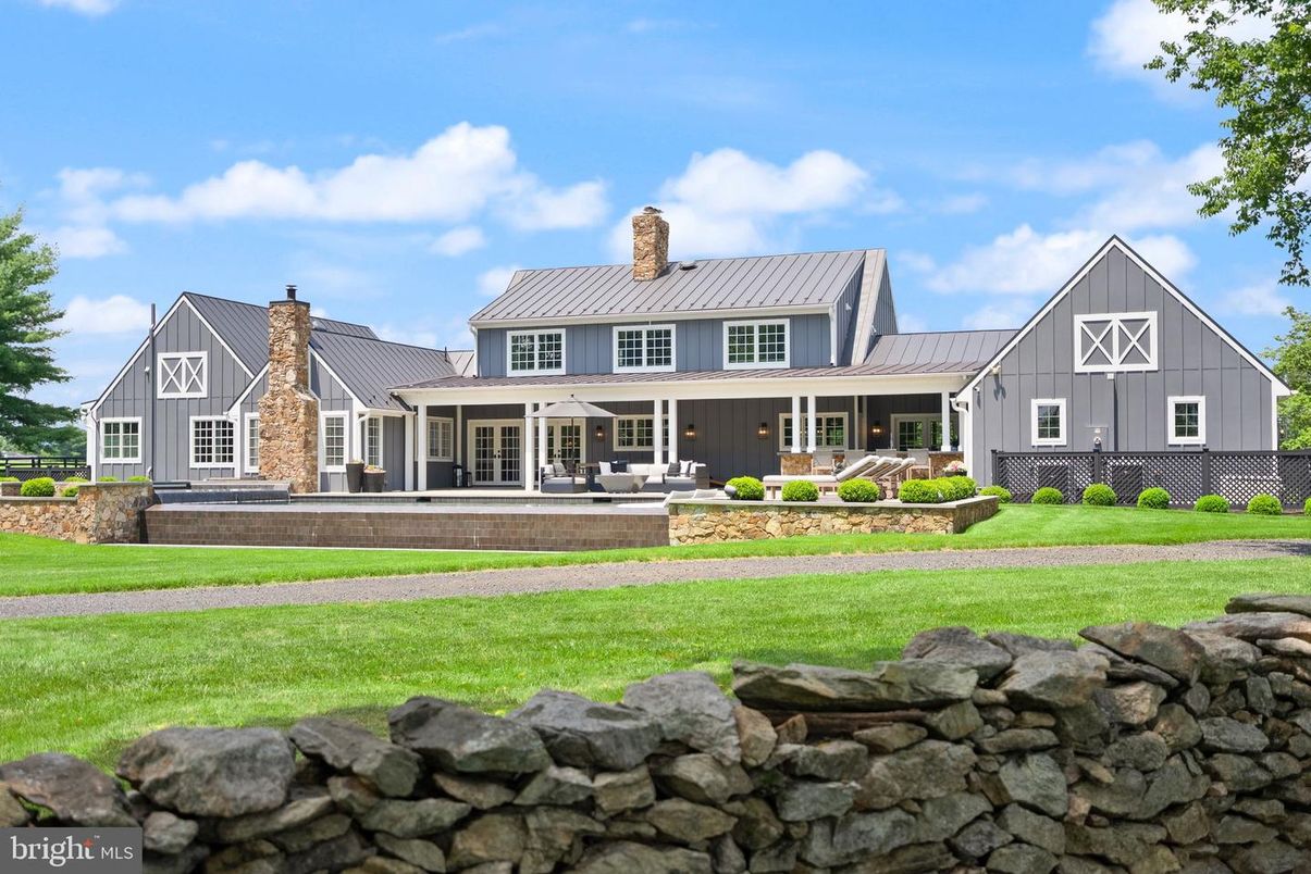 Backyard, Exterior, Facade, Farmhouse