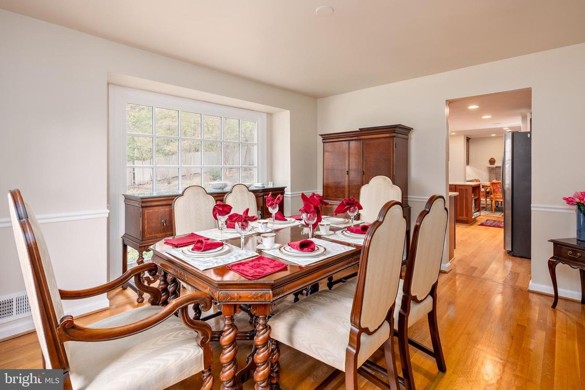 Dining room, Interior, Recessed Lighting, Wood Texture Flooring