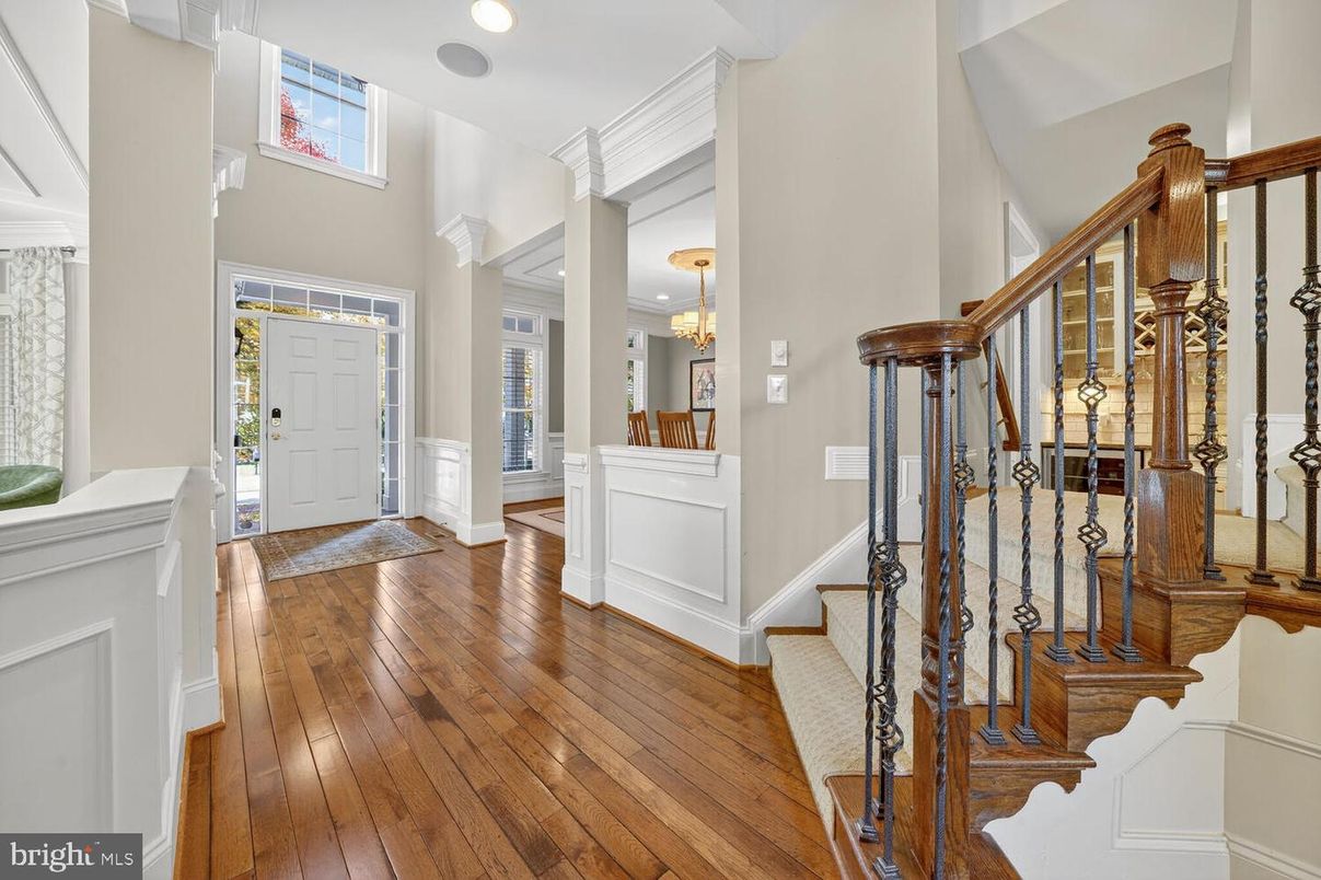 Chandelier, Interior, Recessed Lighting, Wood Texture Flooring
