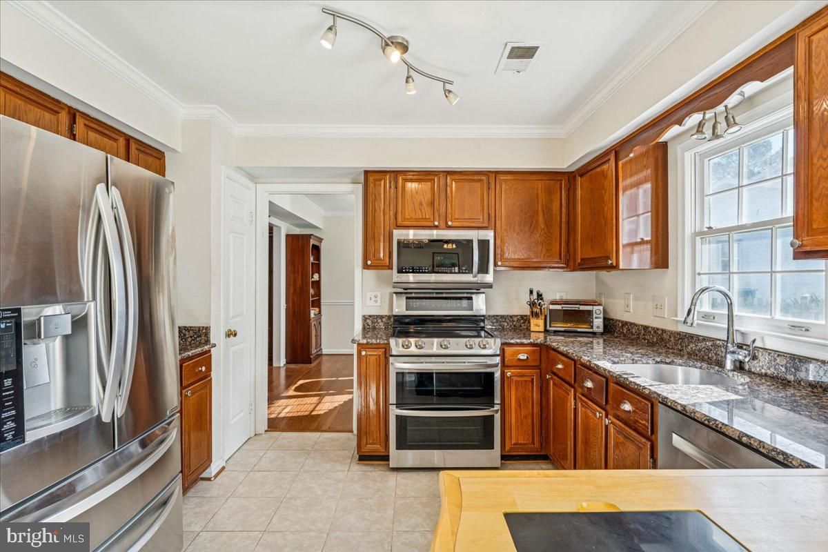 Interior, Kitchen, Stainless Steel Appliances
