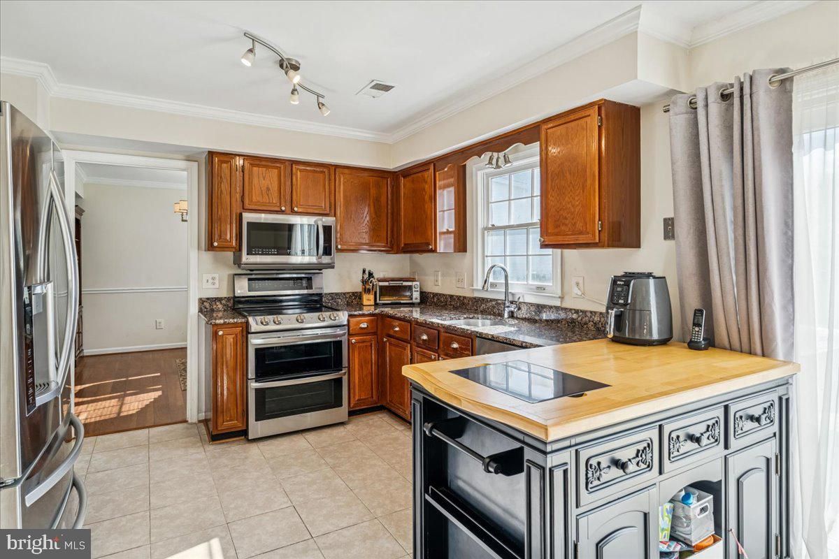 Interior, Kitchen, Stainless Steel Appliances