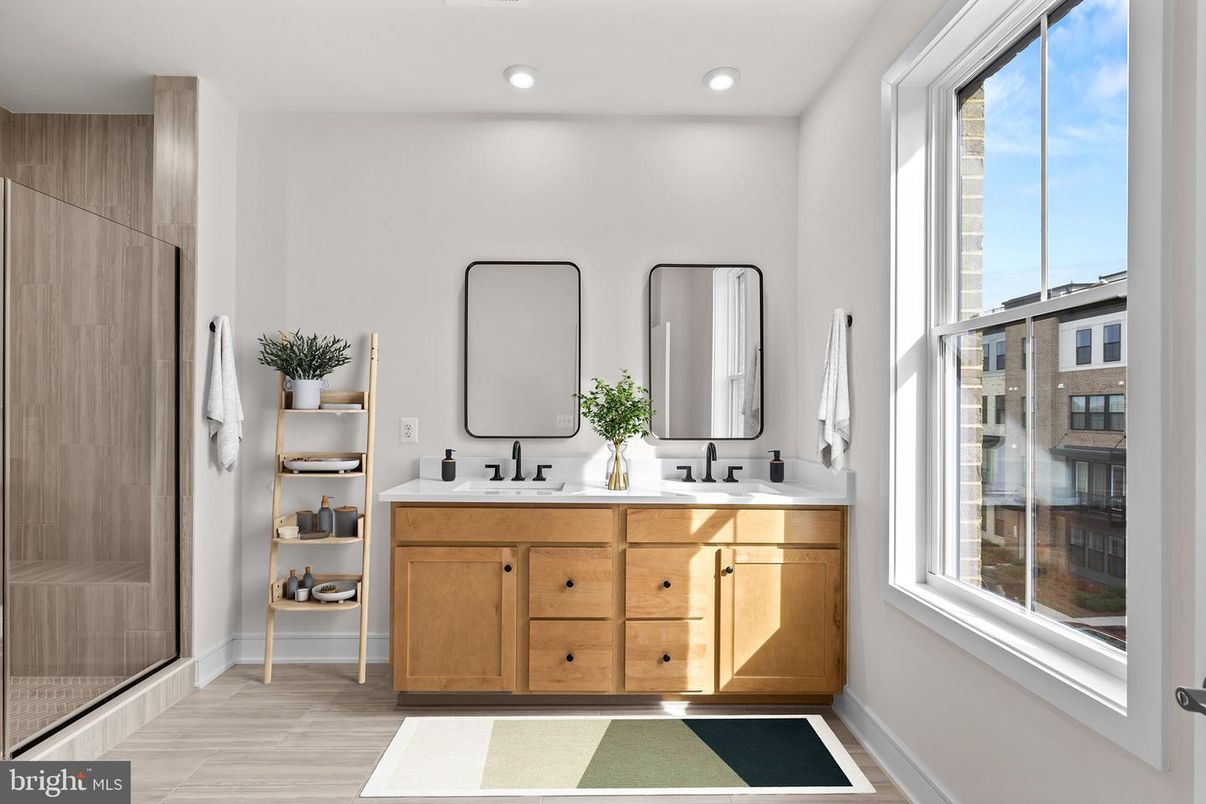 Bathroom, Dual Sink Vanities, Interior, Recessed Lighting
