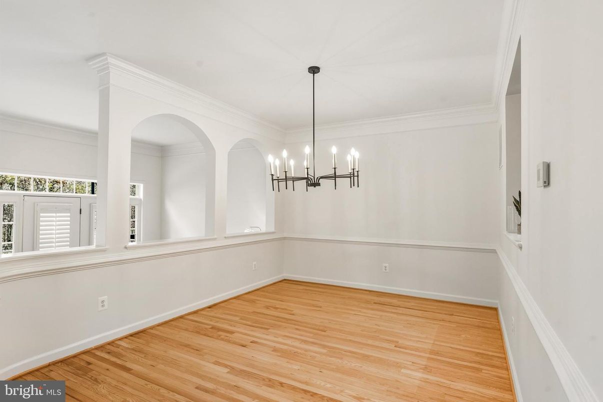 Empty room, Interior, Pendant Lights, Wood Texture Flooring